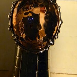 Elegant Gold and Black Women's Ring